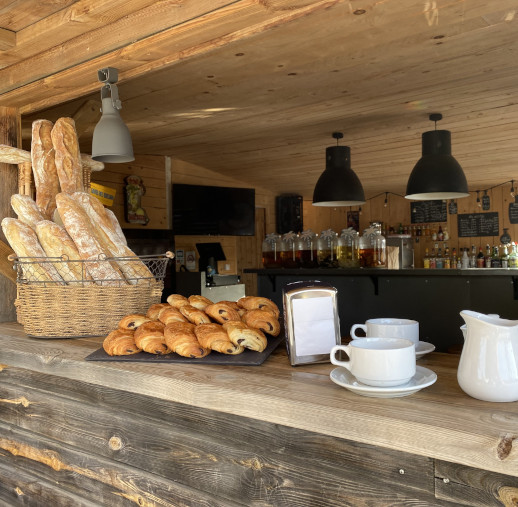 L’épicerie du camping les Amandiers près de Pézenas