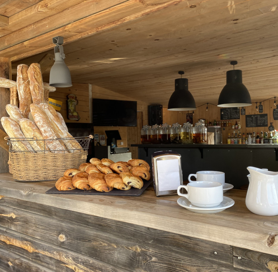 The grocery of the campsite les Amandiers near Pézenas