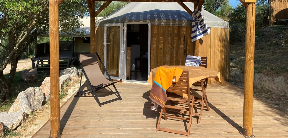 La Yourte, en location hébergement insolite au camping les Amandiers dans l’Hérault
